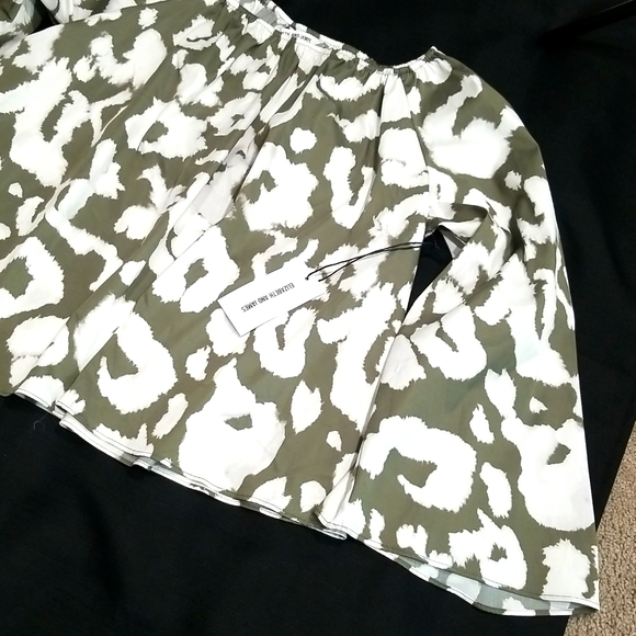 Elizabeth and James Boho Pattern Off Shoulder Top. S - Picture 8 of 13